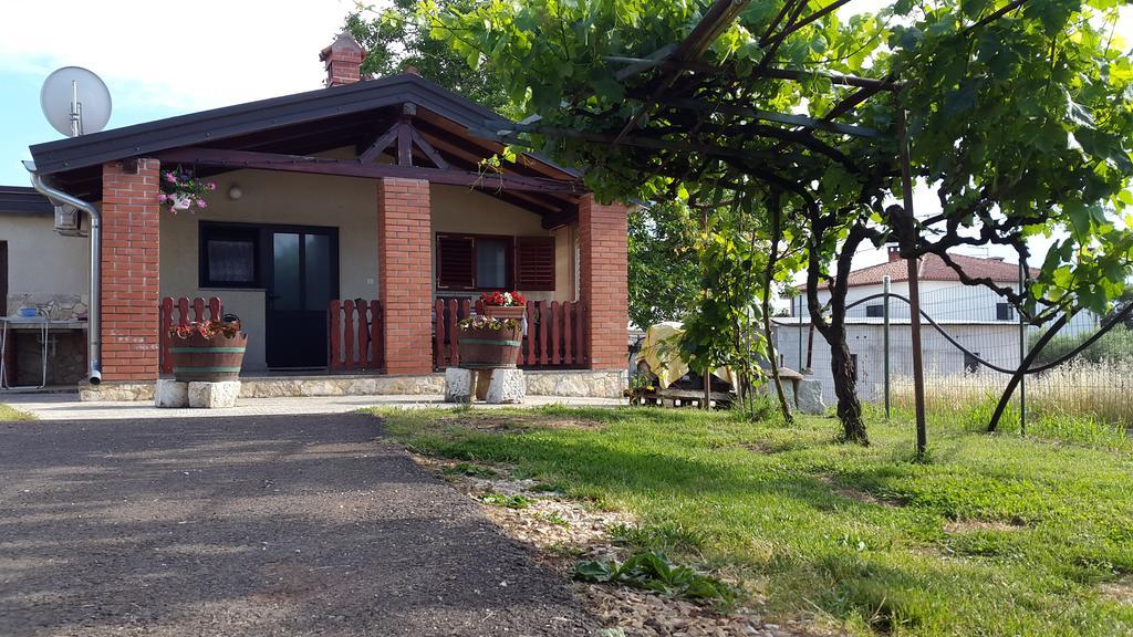 Apartment Samanta Novigrad  Bagian luar foto